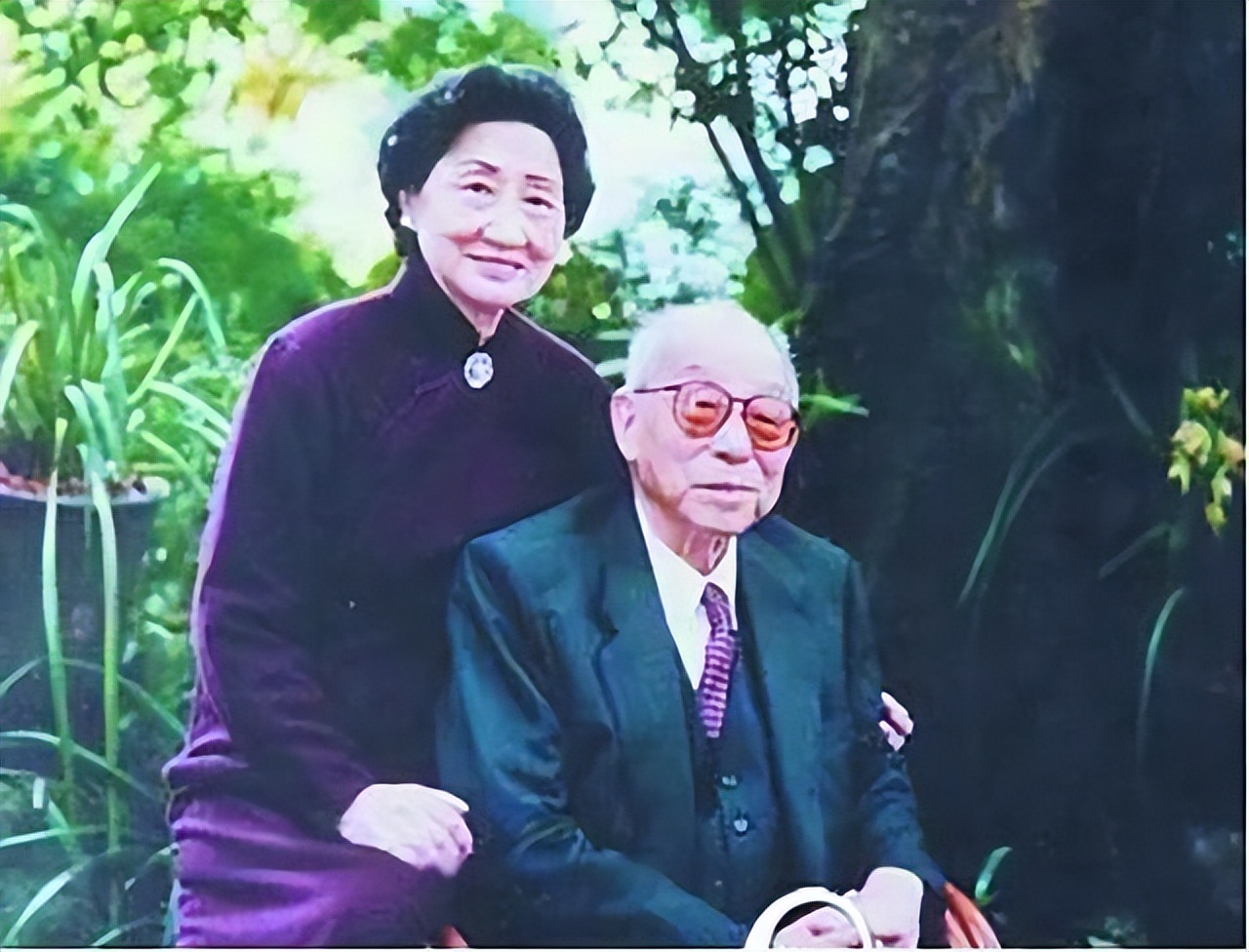 张学良 蒋士云 情感纠葛_张学良 赵一荻 恋情_张学良最爱蒋士云