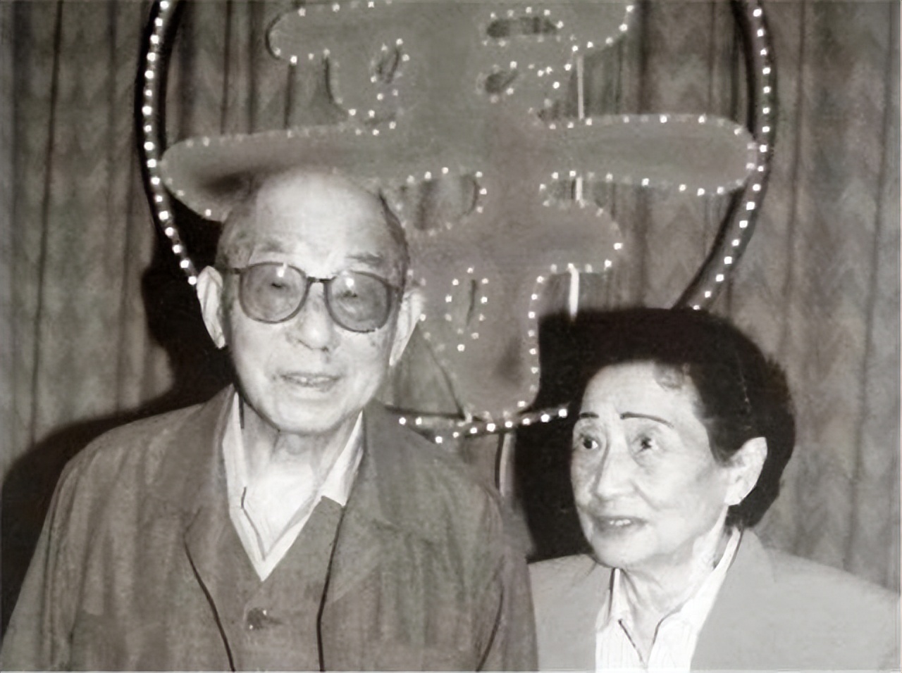 张学良 蒋士云 情感纠葛_张学良最爱蒋士云_张学良 赵一荻 恋情